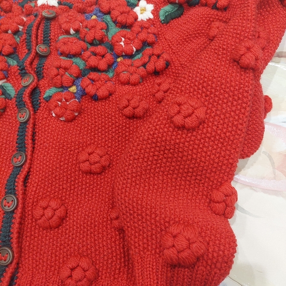 Rare Bavarian knit Cardigan in color Red - Picture 5 of 10